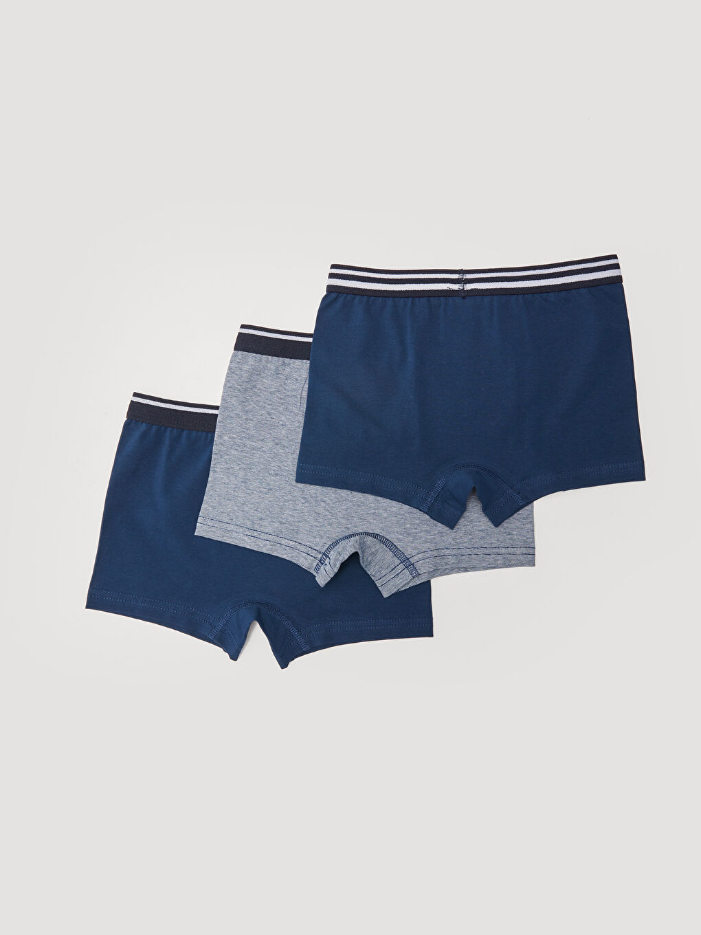 سراويل بوكسر قطنية أساسية للأولاد - عبوة من ٣ قطع-1