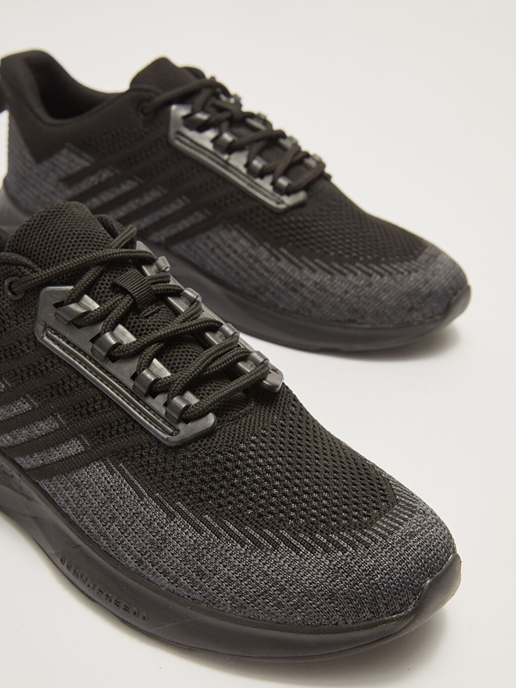 Кроссовки для активного спорта с толстой подошвой и цветовым блоком для мужчин-3