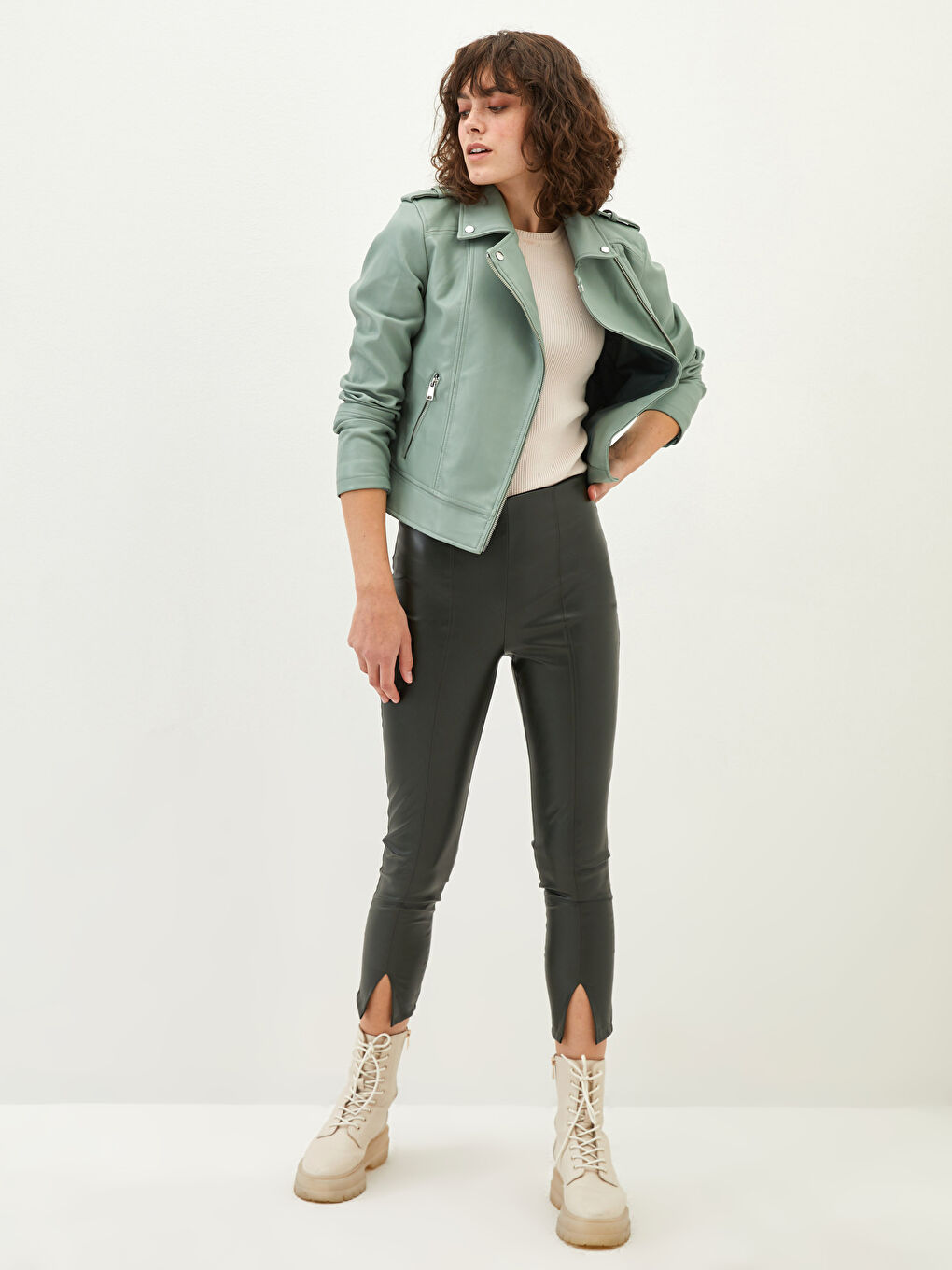 Geacă din piele ecologică subțire cu guler biker, mânecă lungă și fermoar pentru femei-3