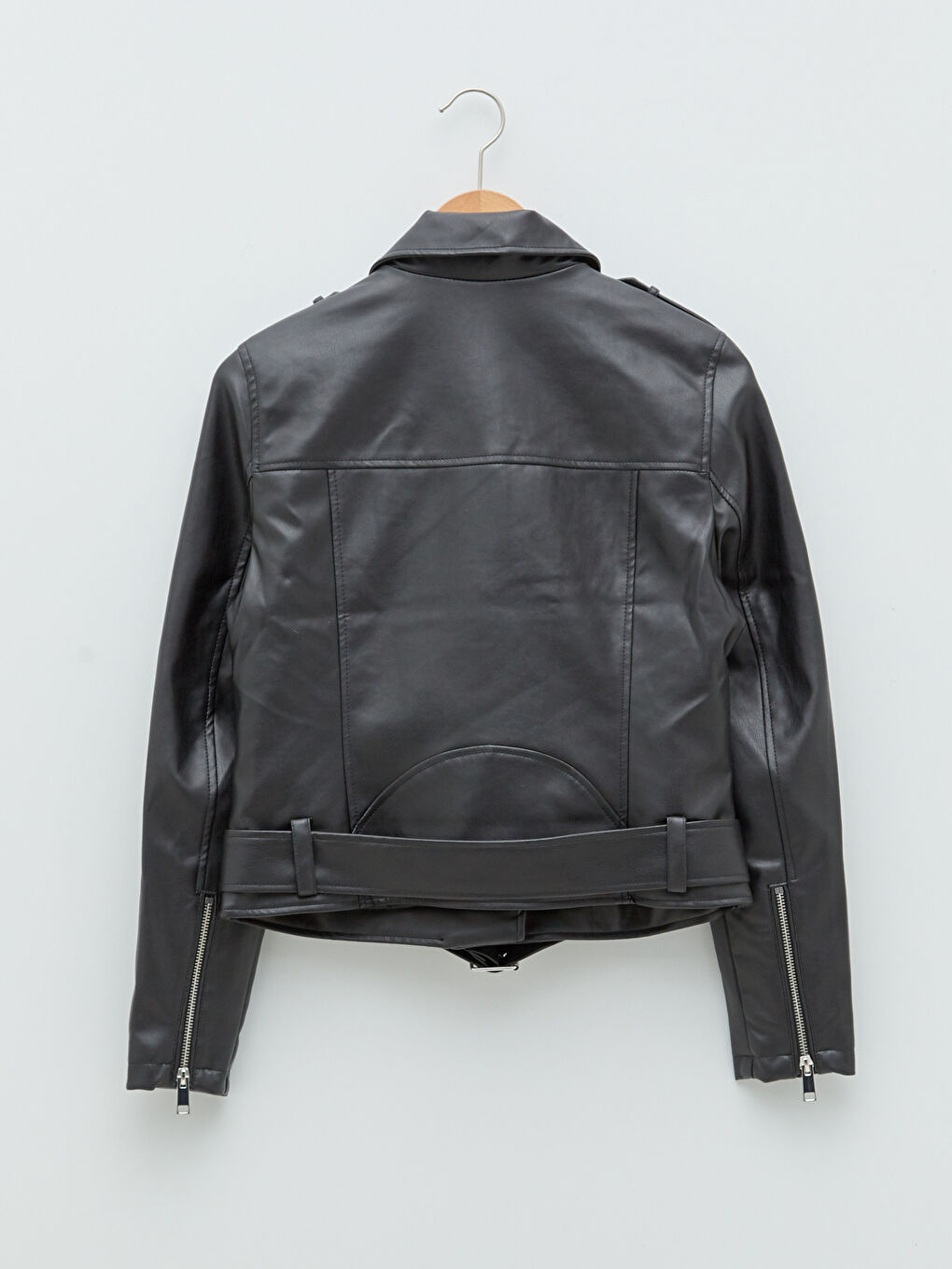 Пальто зі штучної шкіри з байкерським коміром, деталями кишень, довгими рукавами, слім для жінок-7