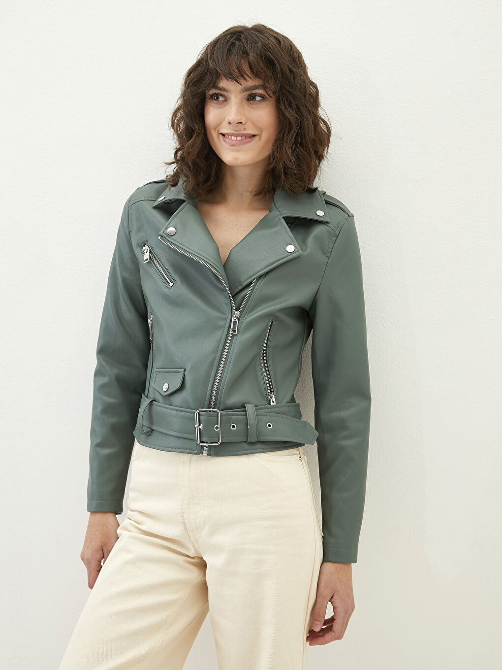 Yeşil Biker Yaka Cep Detaylı Uzun Kollu İnce Kadın Deri Görünümlü Mont-1