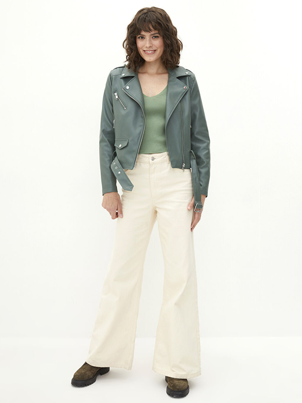 Yeşil Biker Yaka Cep Detaylı Uzun Kollu İnce Kadın Deri Görünümlü Mont-2