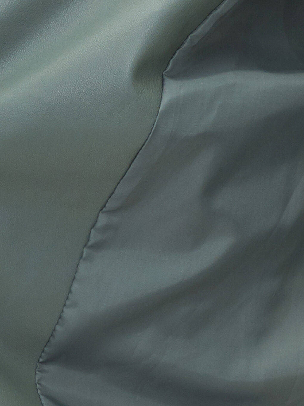 Yeşil Biker Yaka Cep Detaylı Uzun Kollu İnce Kadın Deri Görünümlü Mont-4