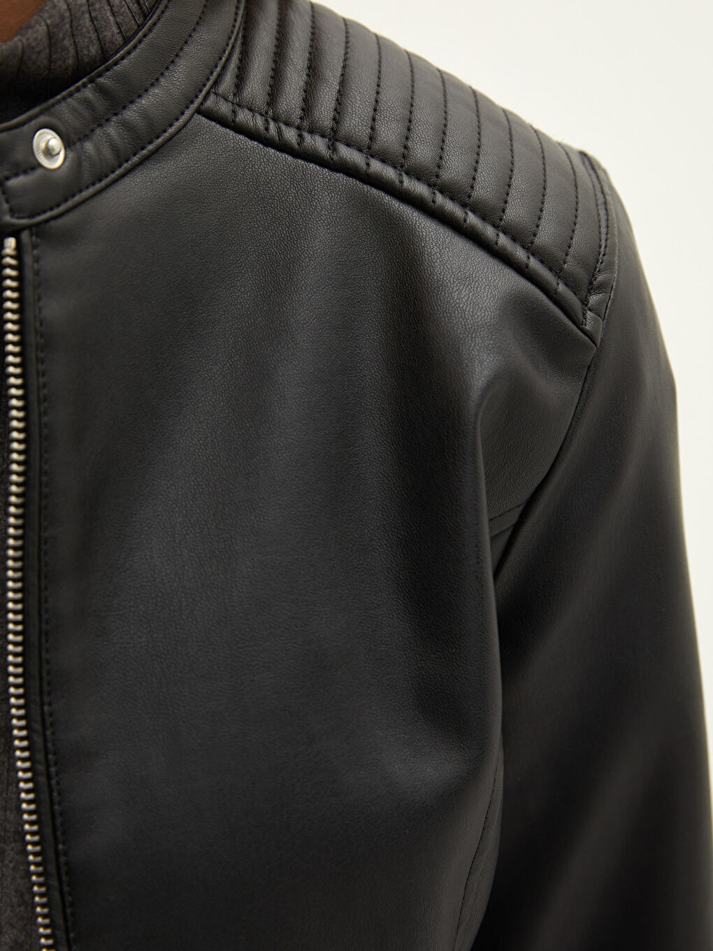 Stand Up Collar Straight Long Sleeved Pocket Detailed Women's Leather Look Coat-4