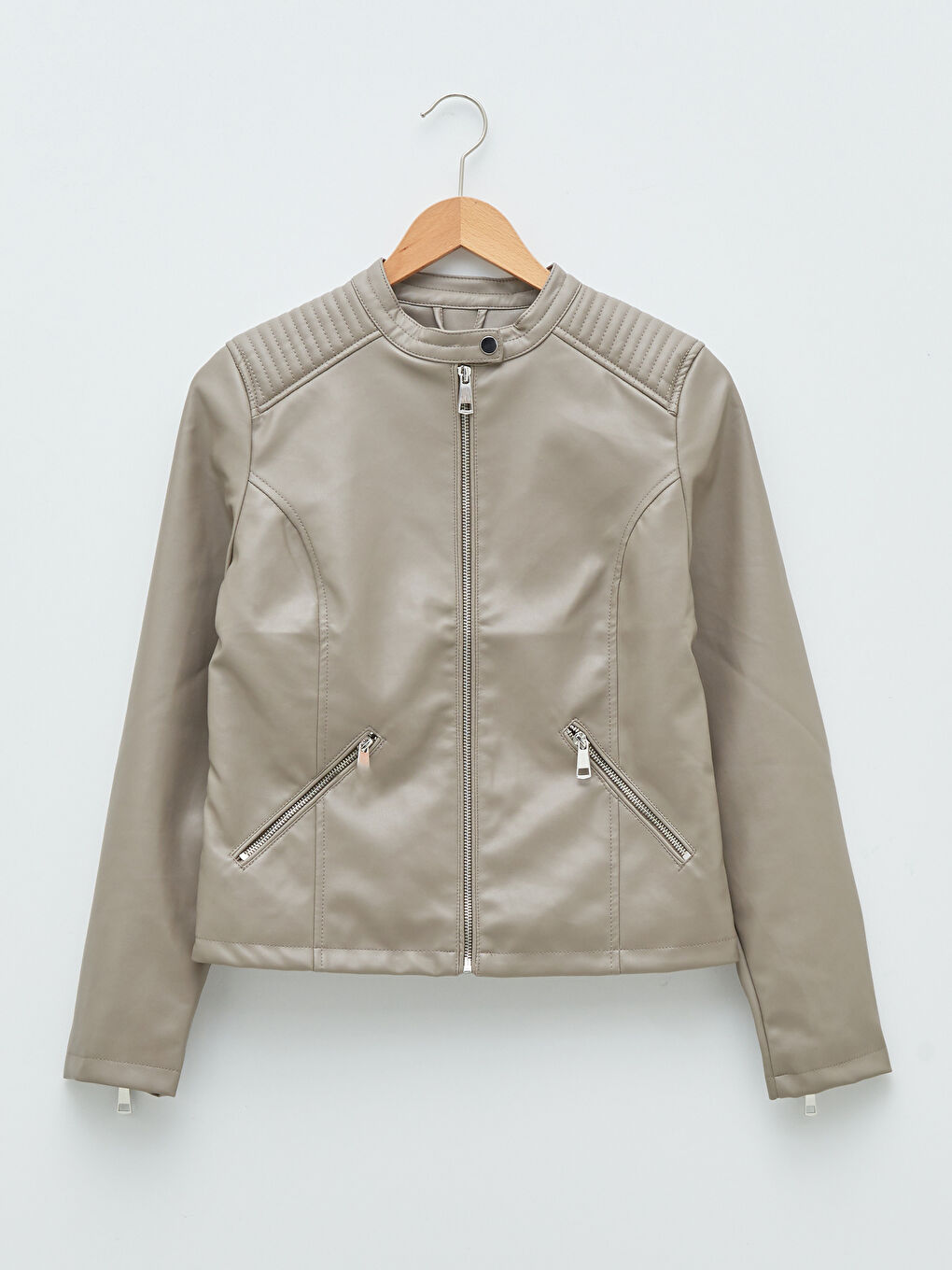 Kahverengi Dik Yaka Düz Uzun Kollu Cep Detaylı Kadın Deri Görünümlü Mont-5