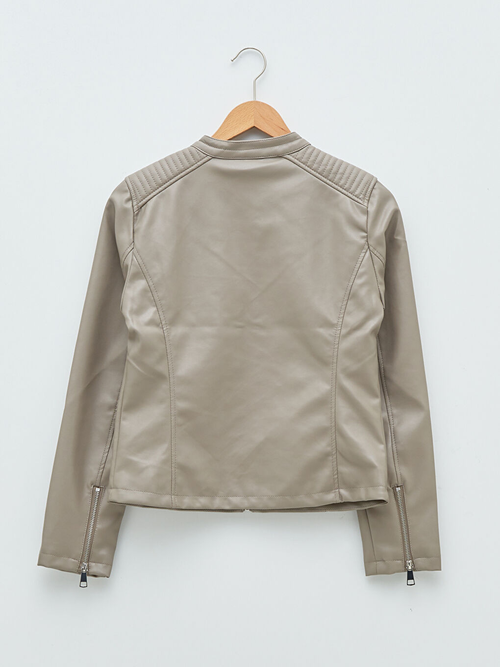 Kahverengi Dik Yaka Düz Uzun Kollu Cep Detaylı Kadın Deri Görünümlü Mont-6