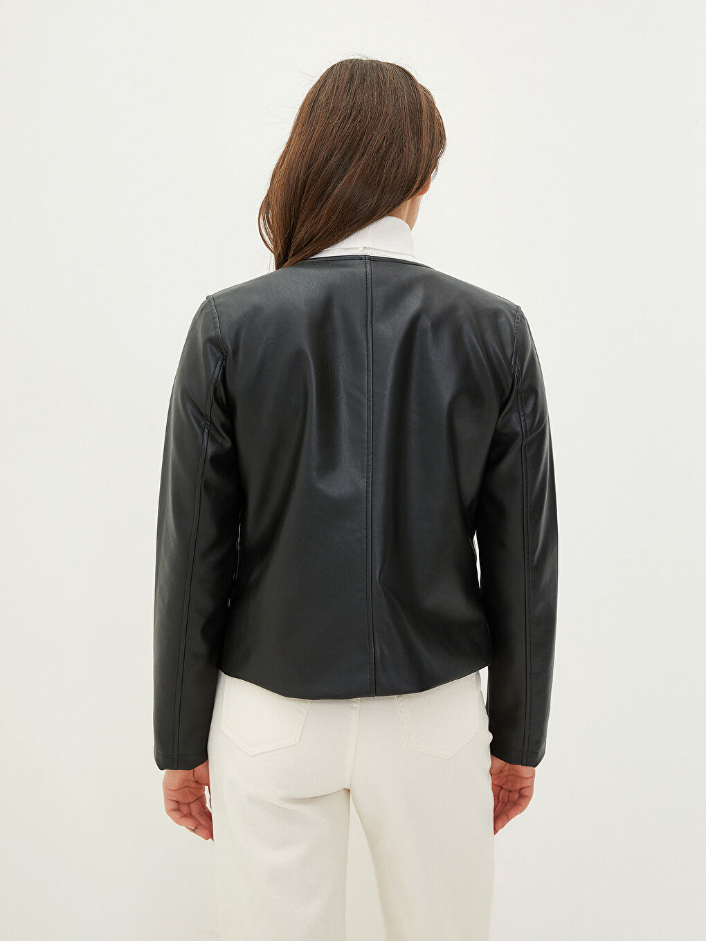 Siyah Bisiklet Yaka Cep Detaylı Uzun Kollu İnce Kadın Deri Görünümlü Mont-6