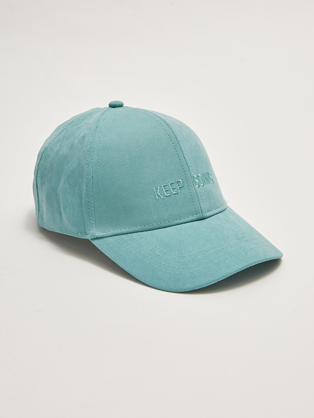 قبعة مطرزة بشعار للأولاد-1