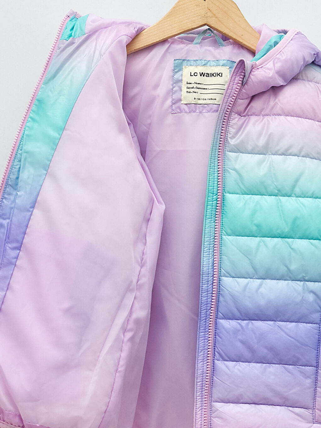 Пальто для девочек с капюшоном и цветовым блоком-2