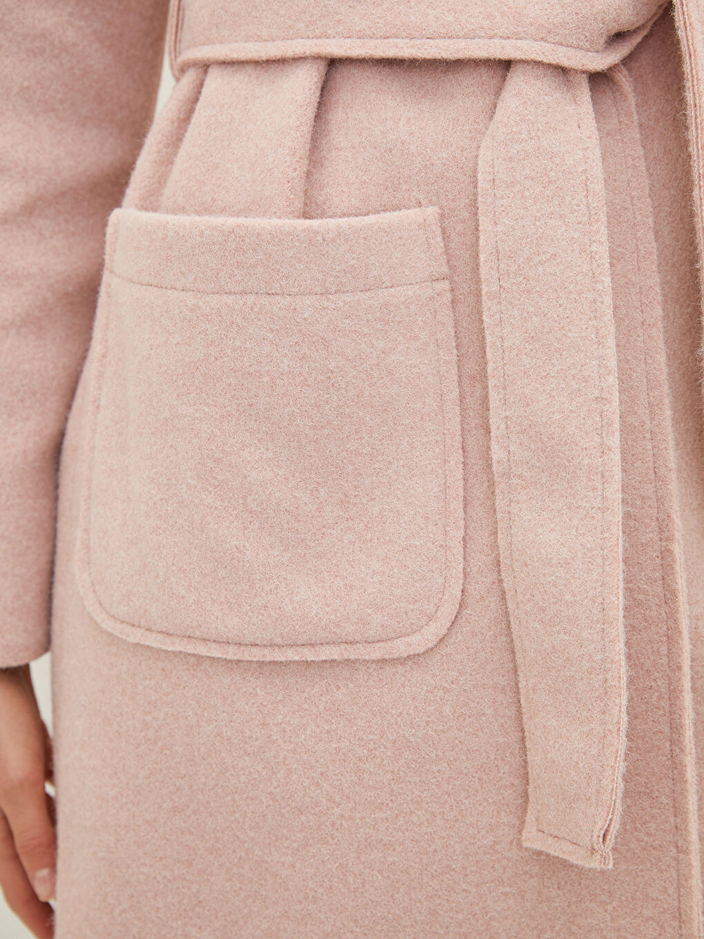 Pembe Ceket Yaka Beli Kuşaklı Cep Detaylı Uzun Kollu Kadın Kaşe Kaban-1