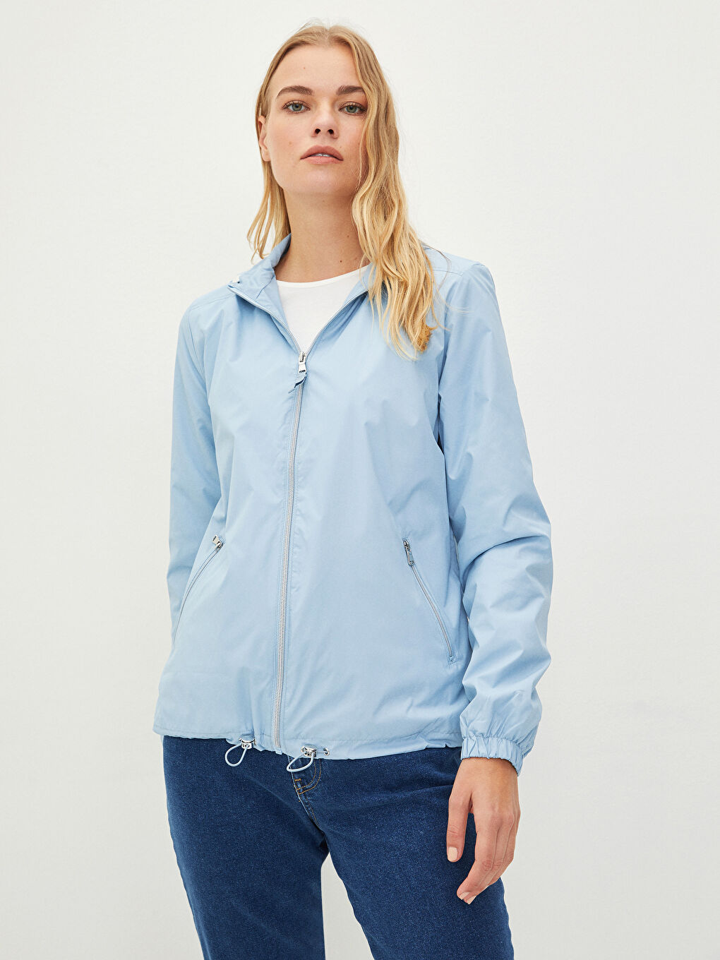 Mavi Kapüşonlu Düz Cep Detaylı Uzun Kollu Kadın Yağmurluk-1