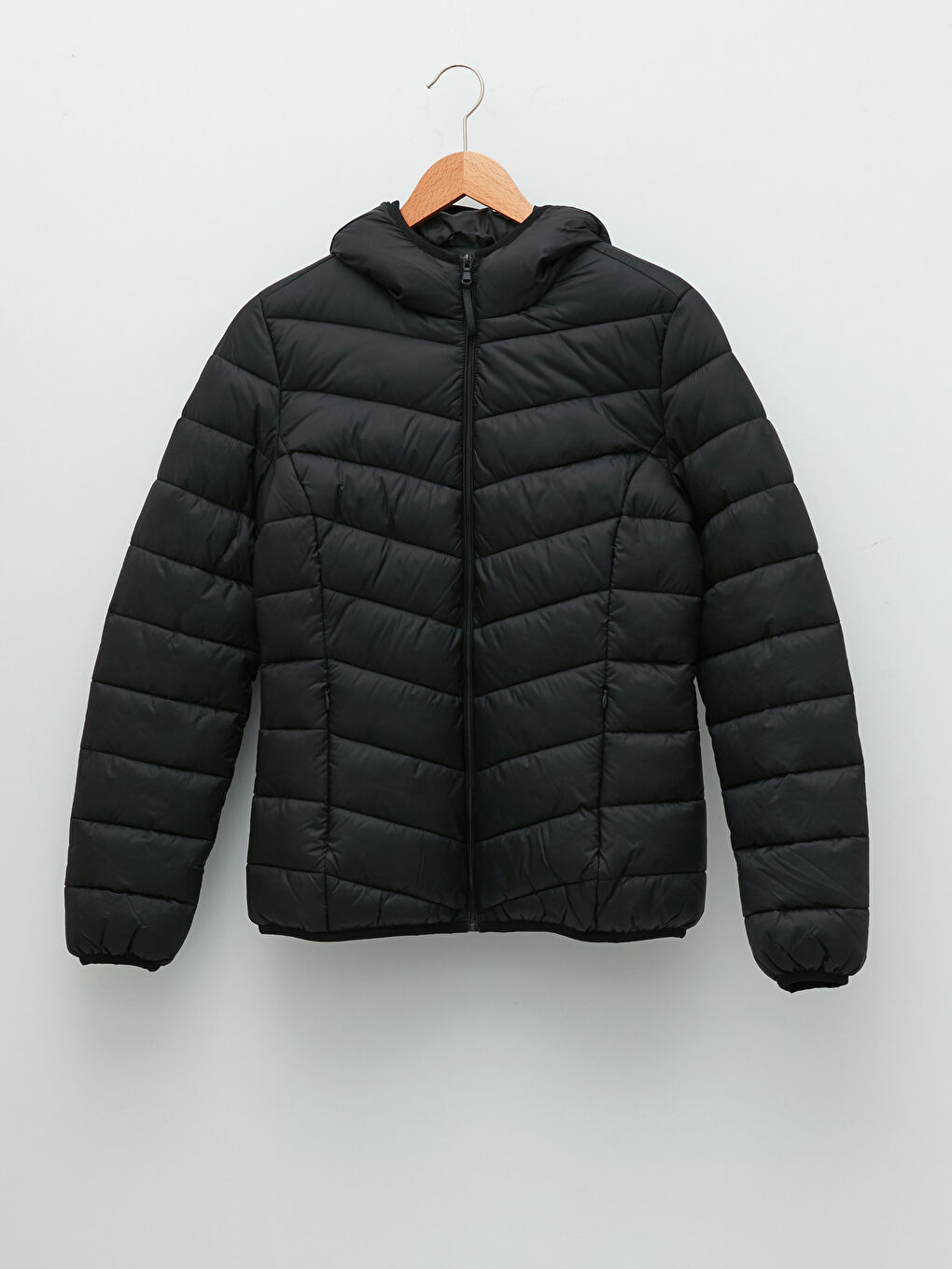 Siyah Kapüşonlu Düz Uzun Kollu Cep Detaylı Kadın Şişme Mont-6