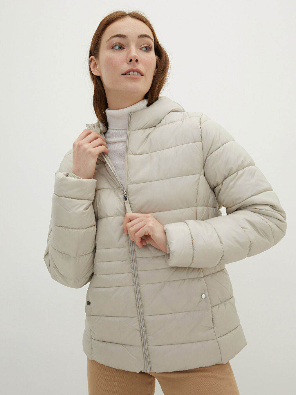 Geacă Matlasată pentru Femei cu Glugă, Mânecă Lungă, Detalii Buzunar, Simplă