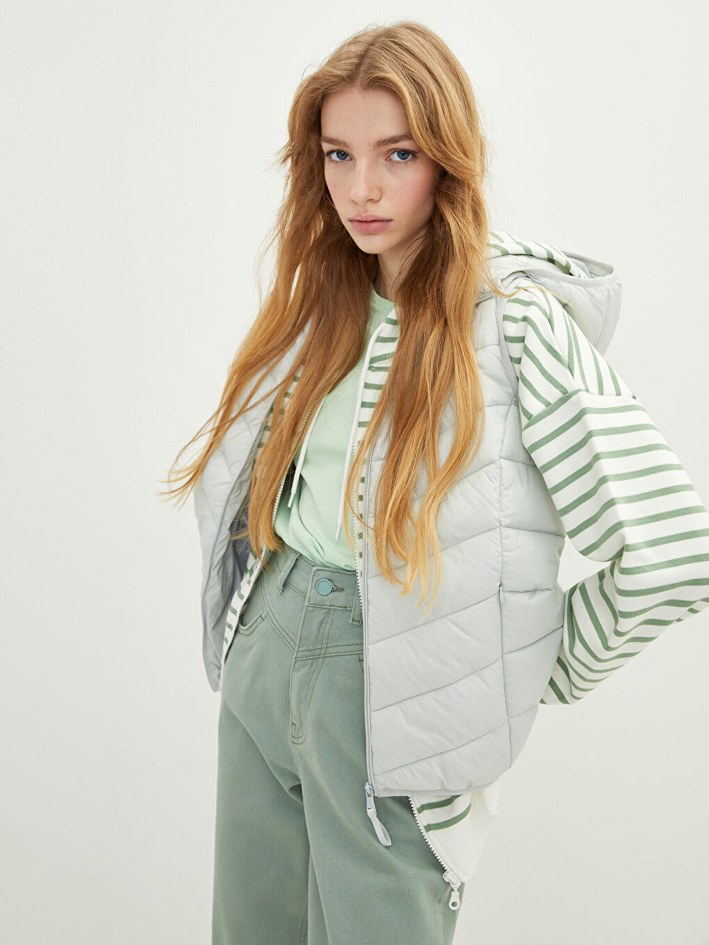 Hooded Plain Pocket Detailed Women's Inflatable Vest-3