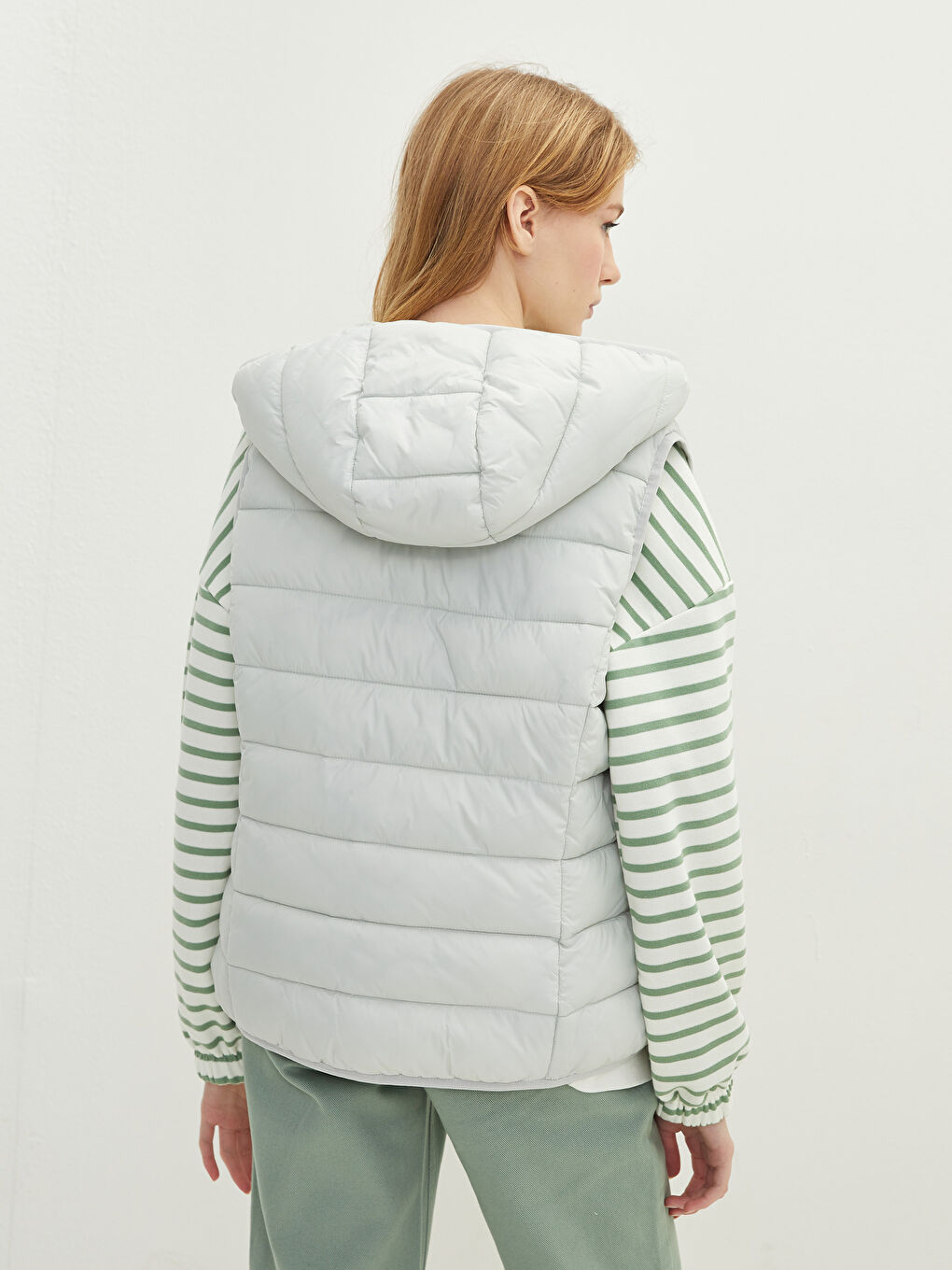 Hooded Plain Pocket Detailed Women's Inflatable Vest-5