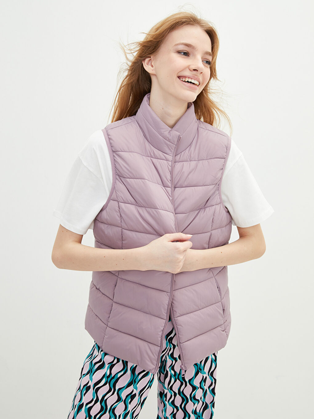 Mürdüm Dik Yaka Düz Cep Detaylı Kadın Şişme Yelek