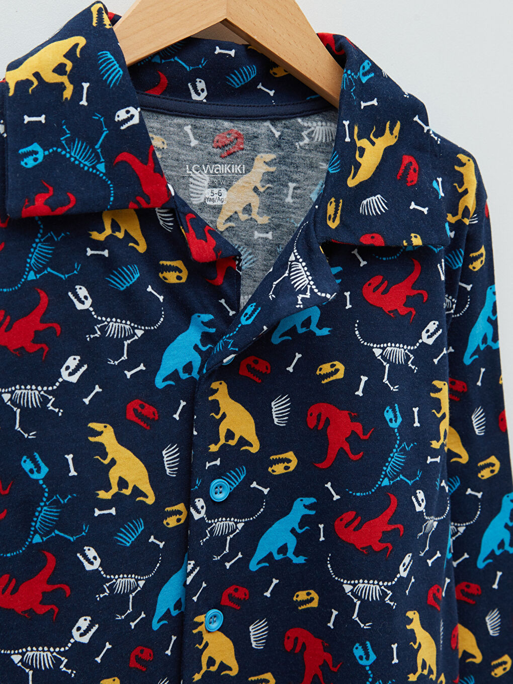 طقم بيجامة ولادي قطن كم طويل مطبوع بياقة قميص-2