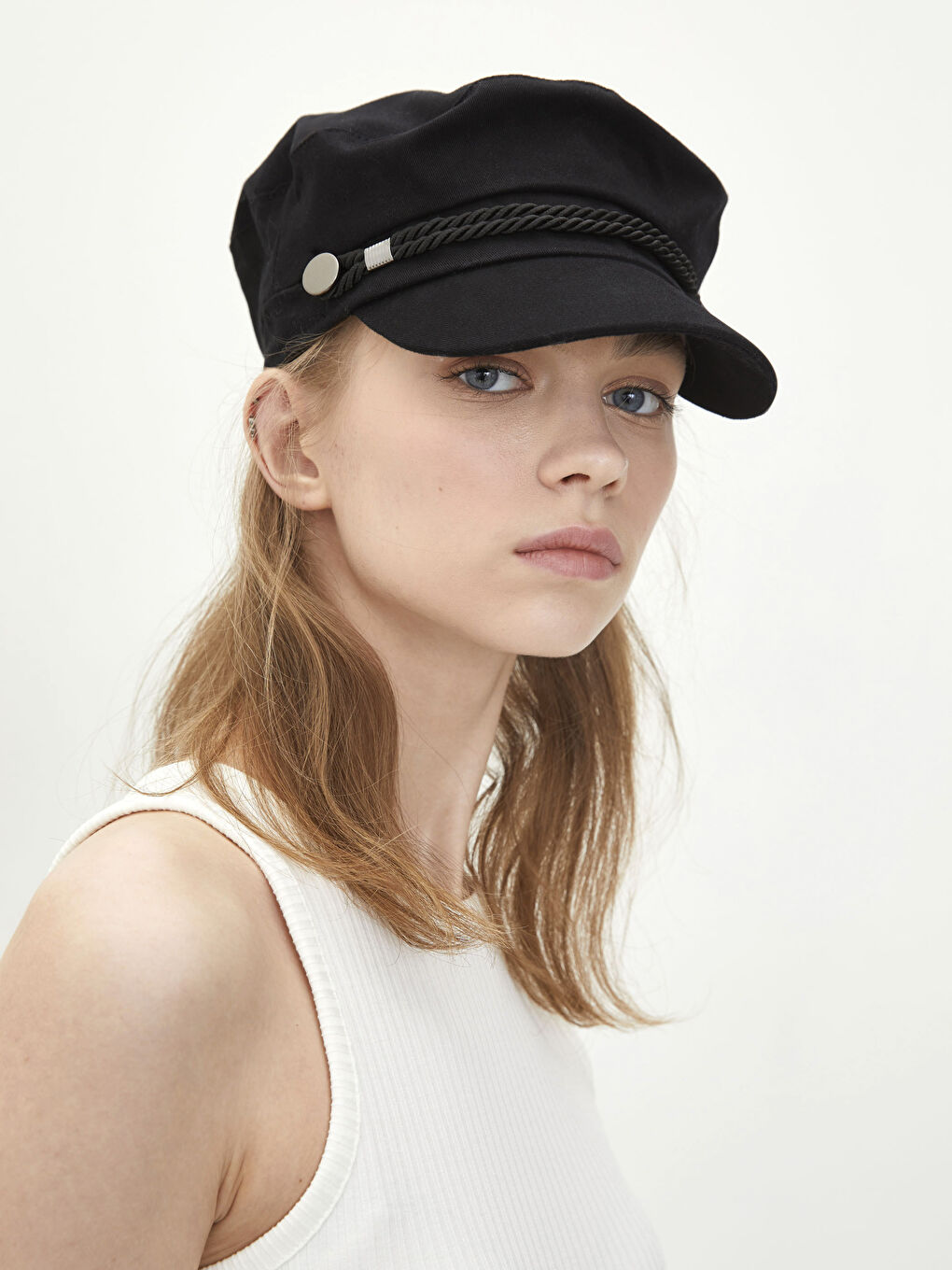 Siyah Biye Detaylı Kadın Denizci Şapka-1