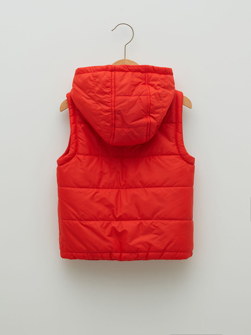 კაპიუშონიანი ბიჭის ელვაშესაკრავი გასაბერი ჟილეტი-2