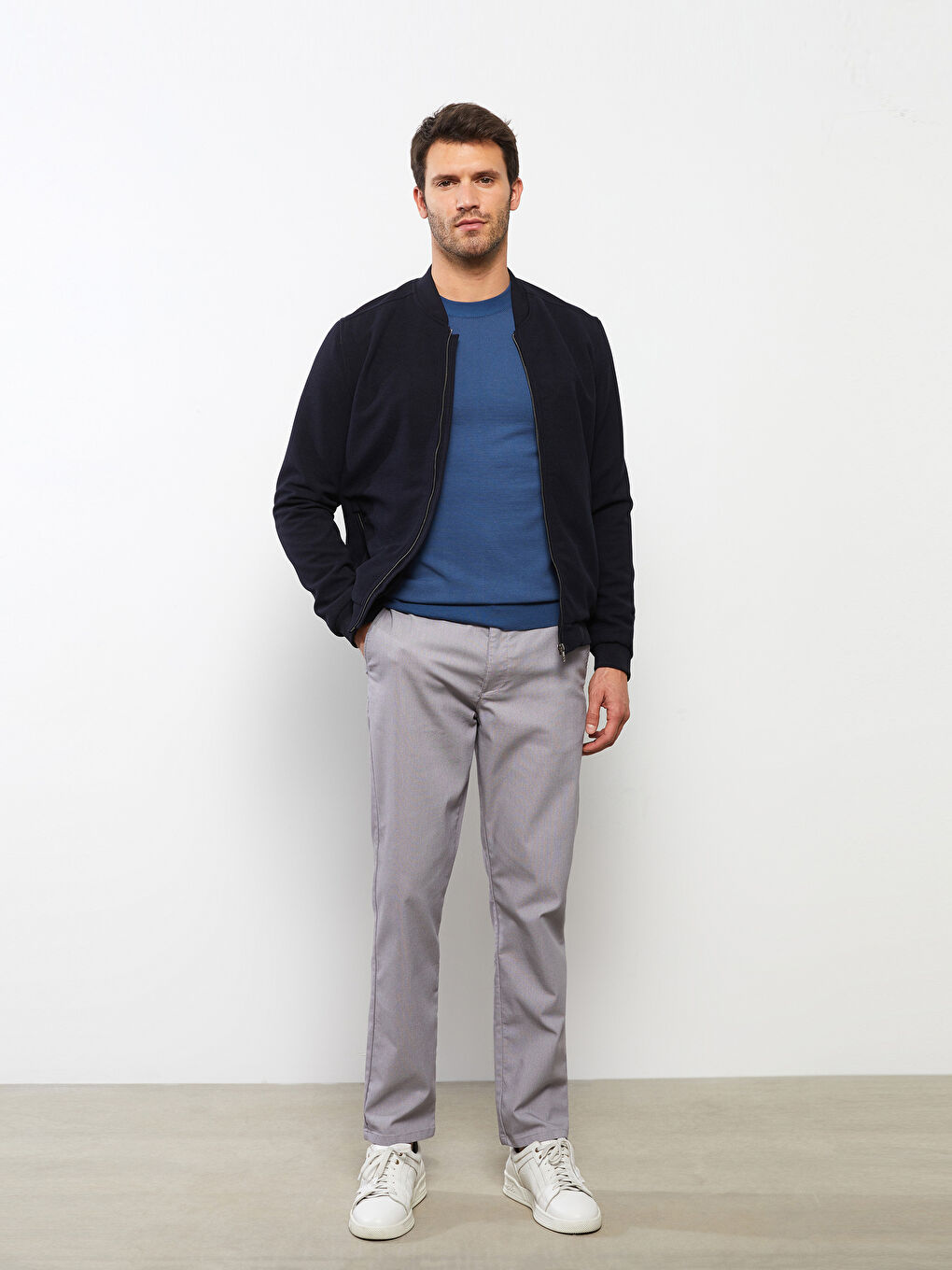 بنطلون رجالي بقصة رفيعة