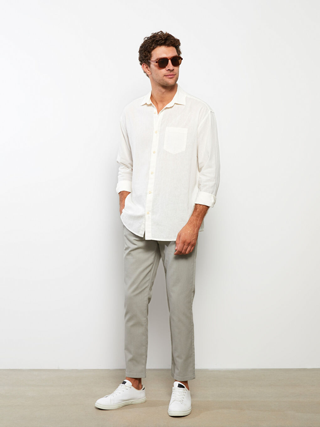 بنطلون رجالي بقصة رفيعة