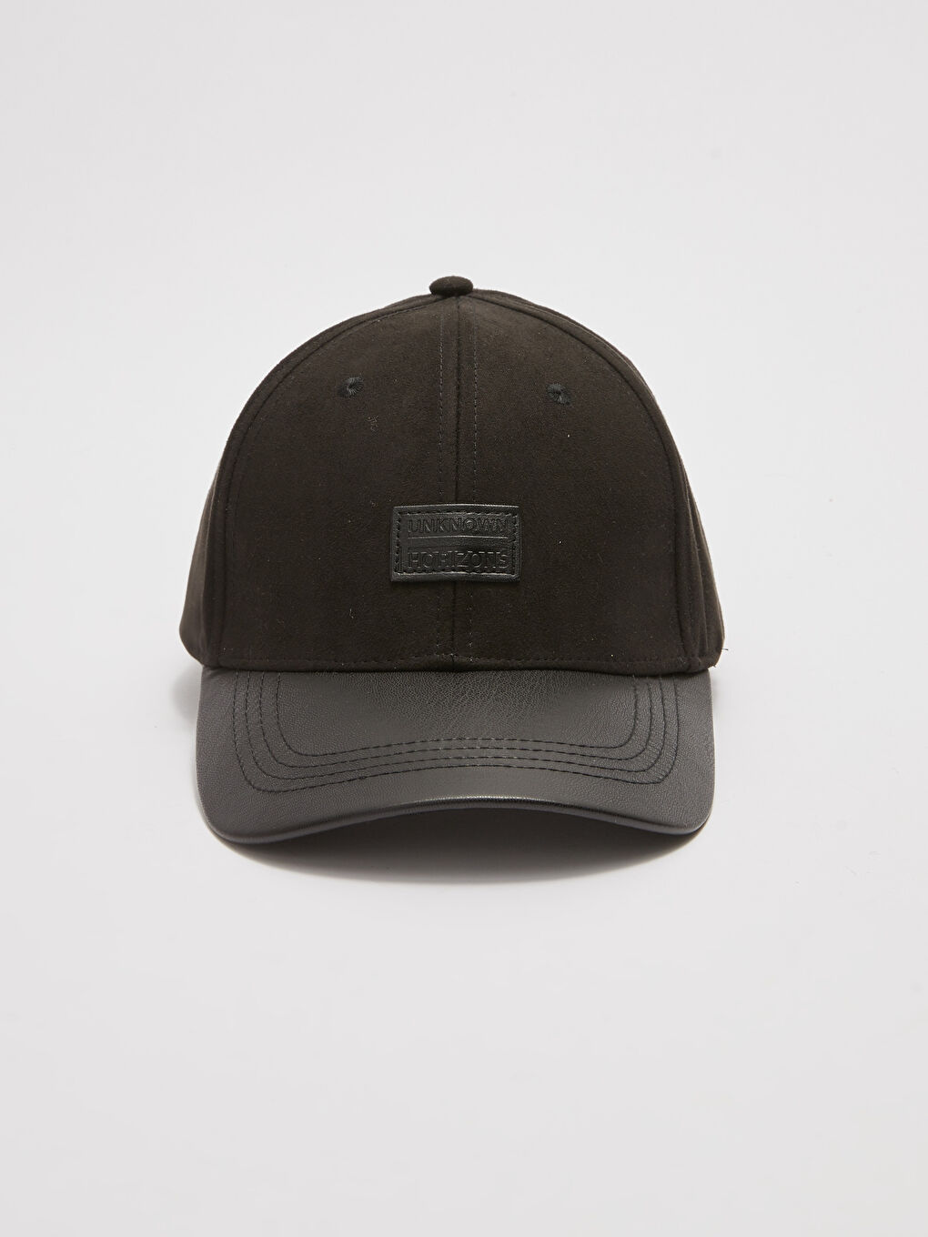 Siyah Süet Görünümlü Etiket Baskılı Erkek Kep Şapka-1