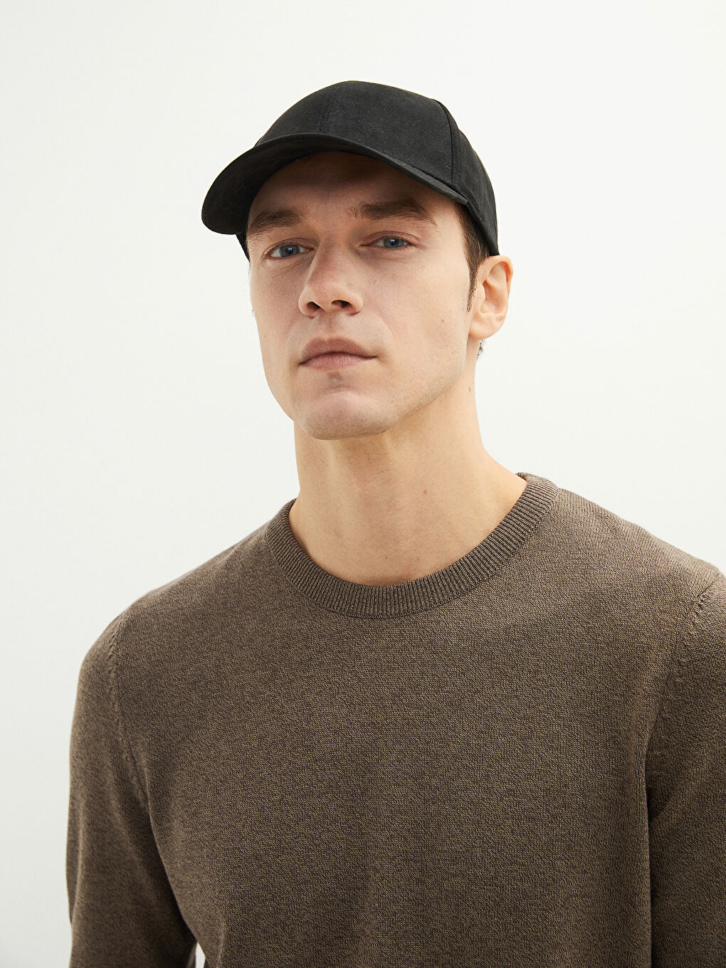 قبعة مسطحة من جلد الغزال للرجال