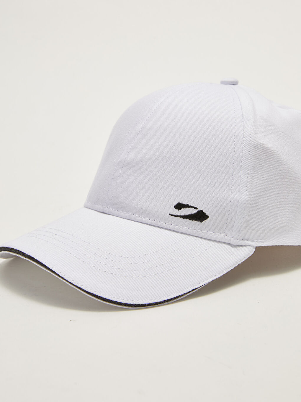 Beyaz Nakışlı Erkek Kep Şapka-3