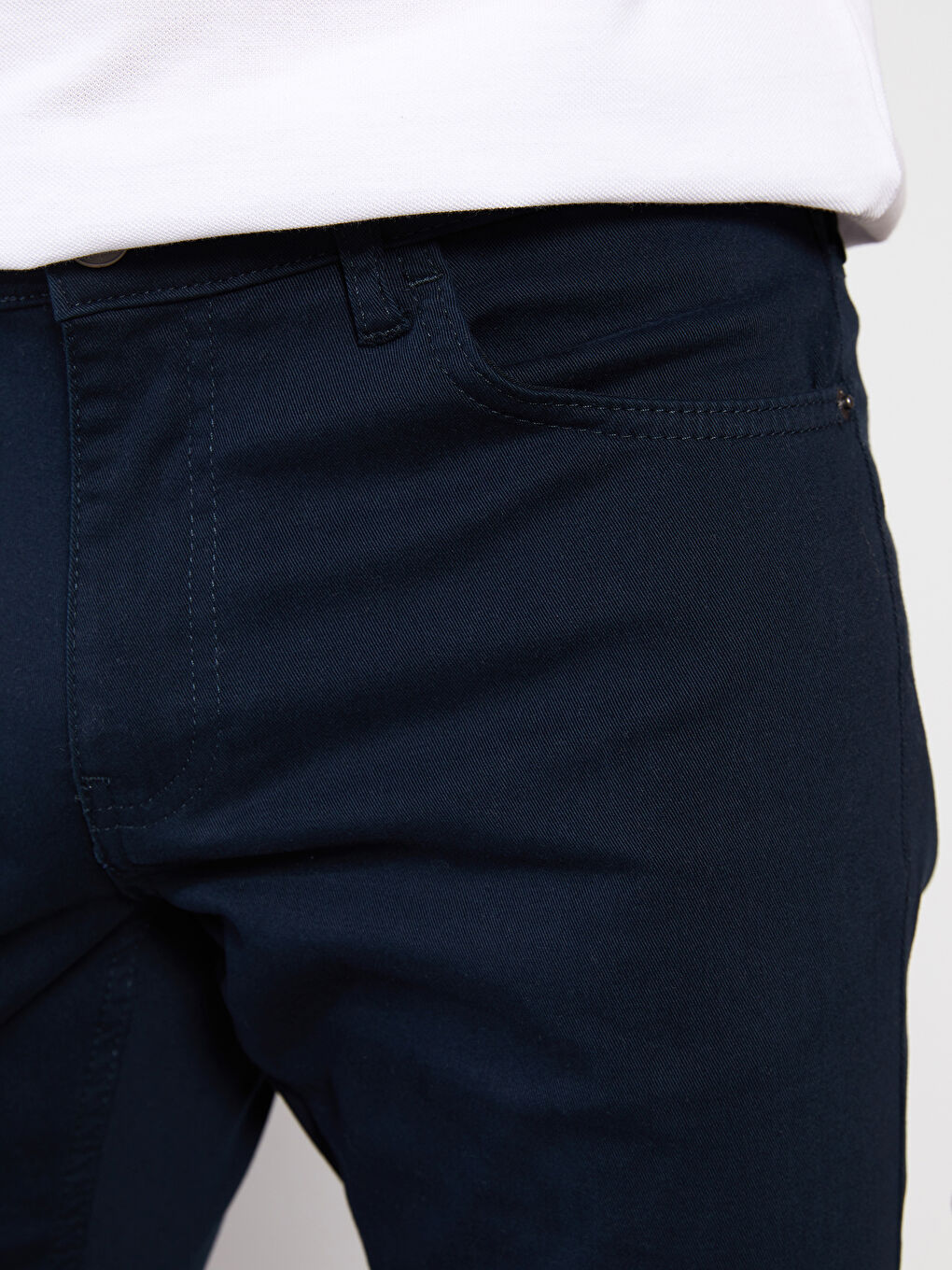 بنطلون تشينو بقماش جبردين بقصة عادية - للرجال-3