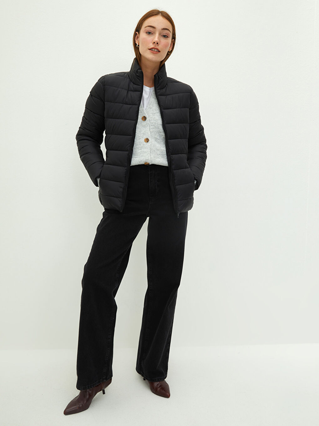 Siyah Dik Yaka Düz Uzun Kollu Cep Detaylı Kadın Şişme Mont-9