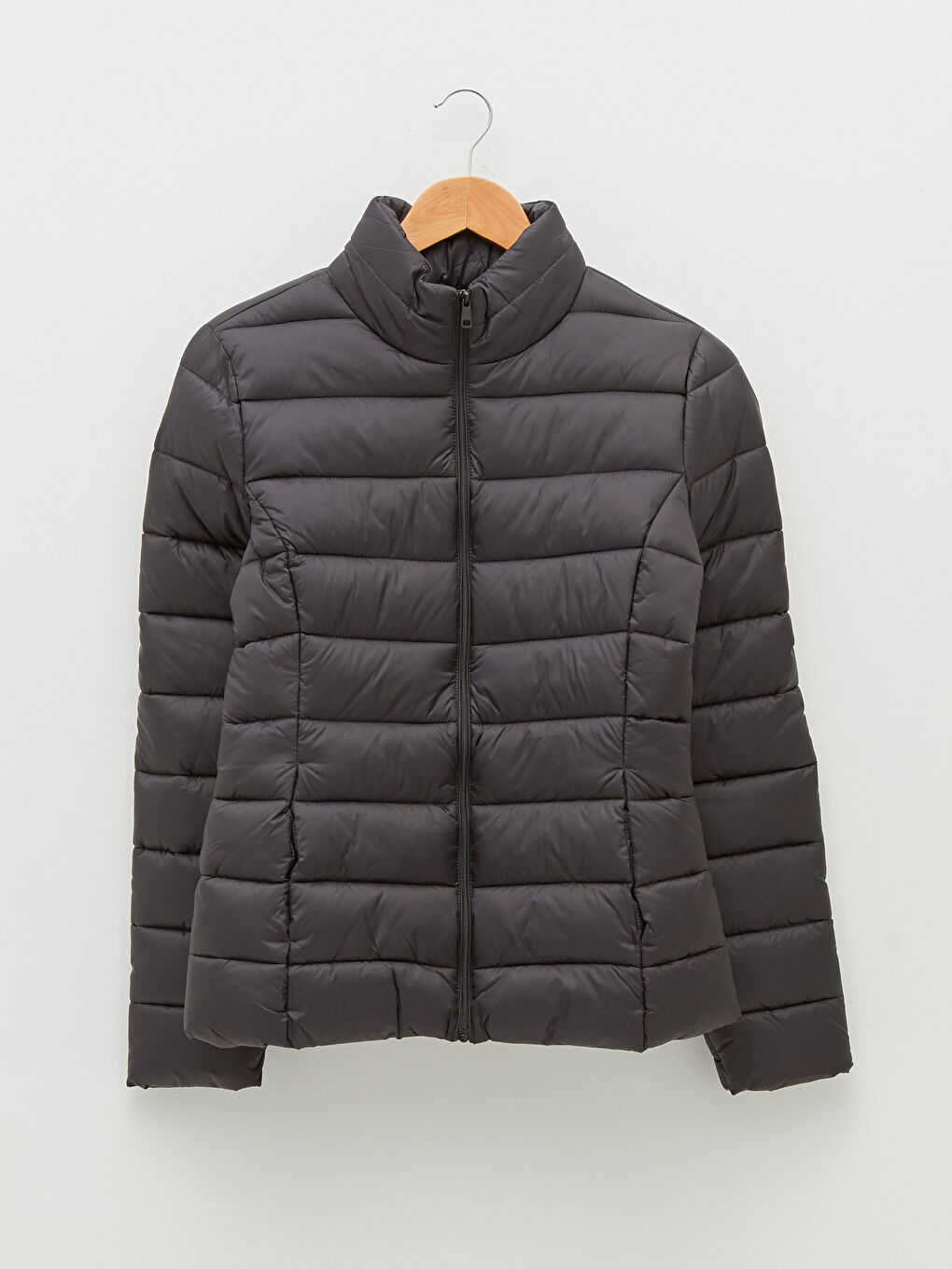 Siyah Dik Yaka Düz Uzun Kollu Cep Detaylı Kadın Şişme Mont-11