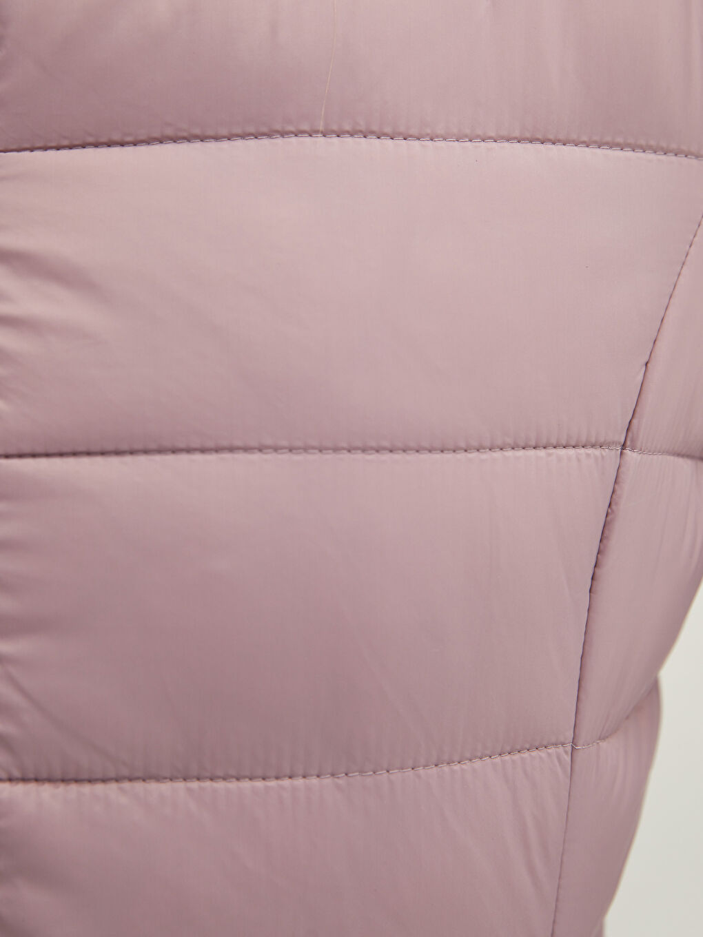 Mürdüm Dik Yaka Düz Uzun Kollu Cep Detaylı Kadın Şişme Mont-7