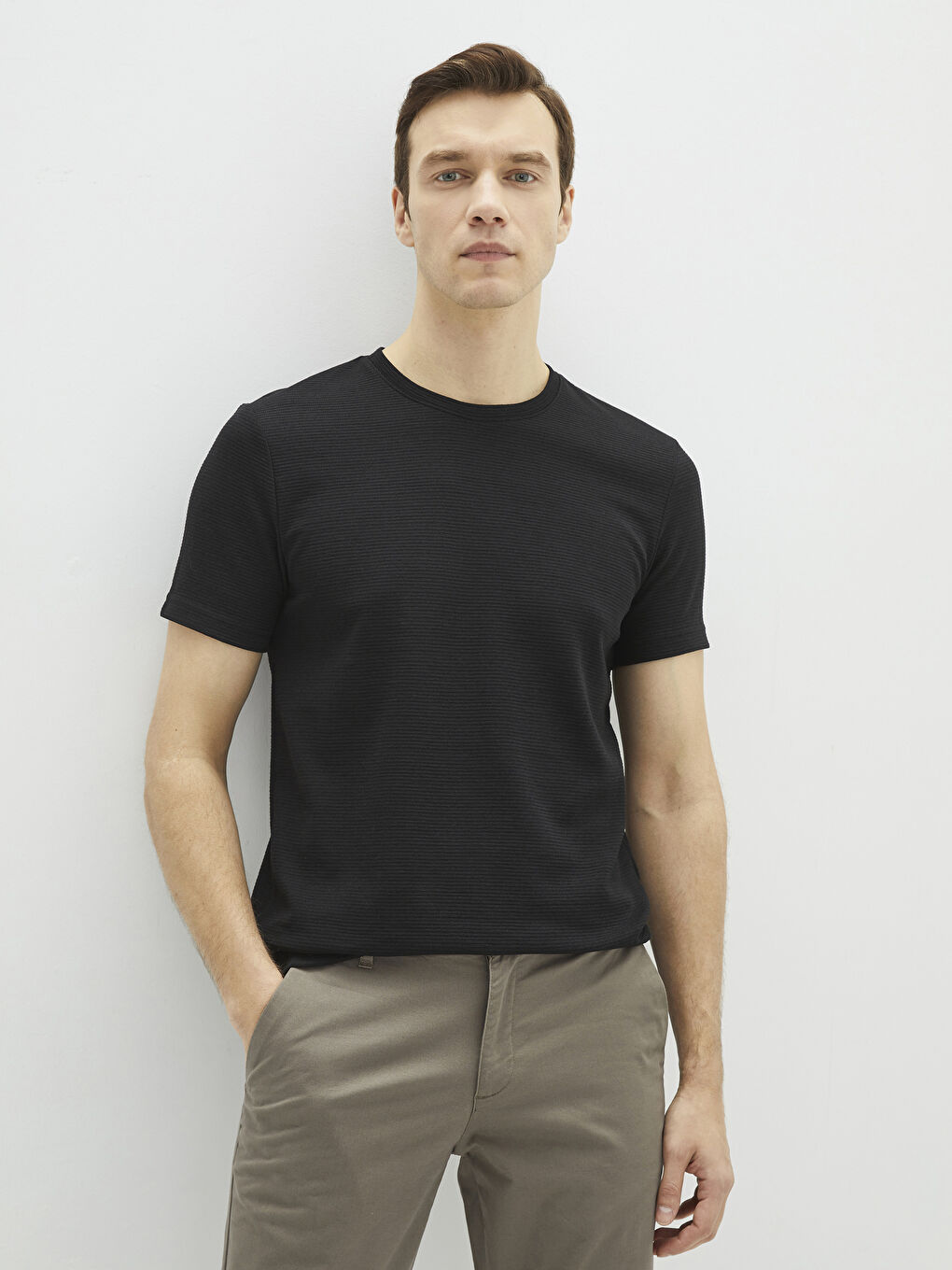 Siyah Bisiklet Yaka Penye Erkek Tişört-1