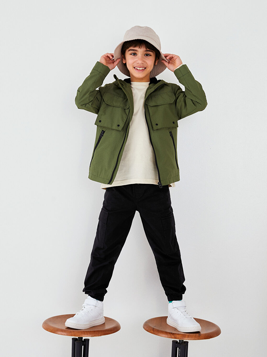 Yeşil Kapüşonlu Basic Erkek Çocuk Yağmurluk