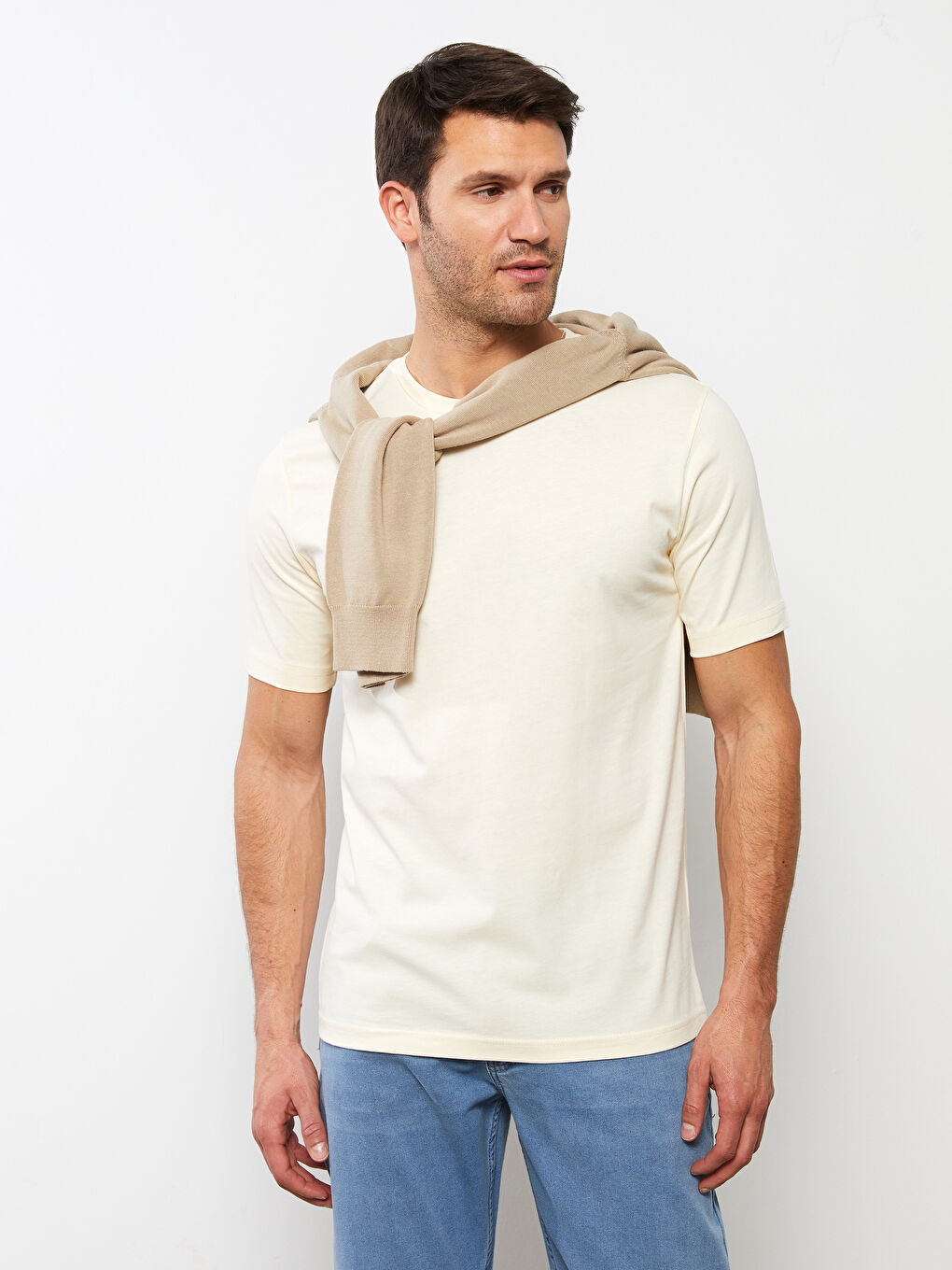 تيشيرت رجالي بياقة دائرية قماش جيرسي-1