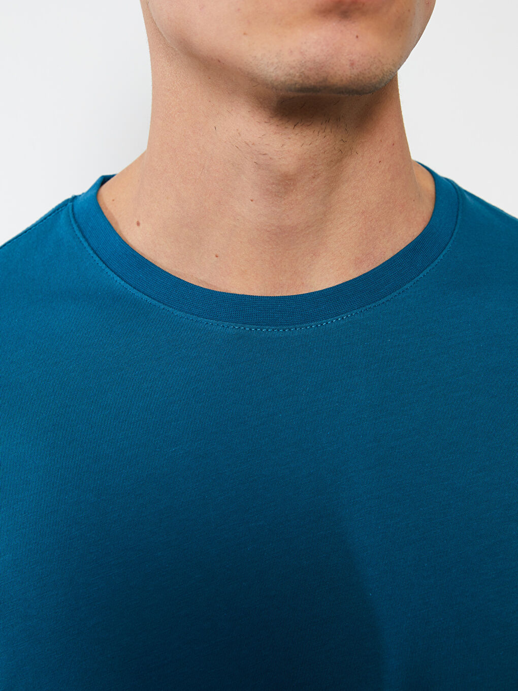 Футболка мужская из джерси с круглым вырезом-3