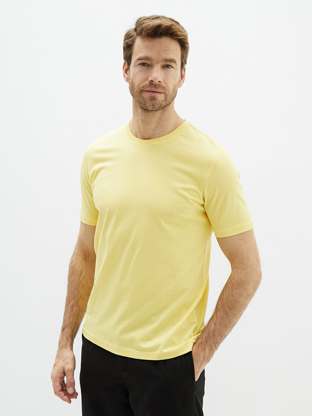 تيشيرت رجالي بياقة دائرية قماش جيرسي