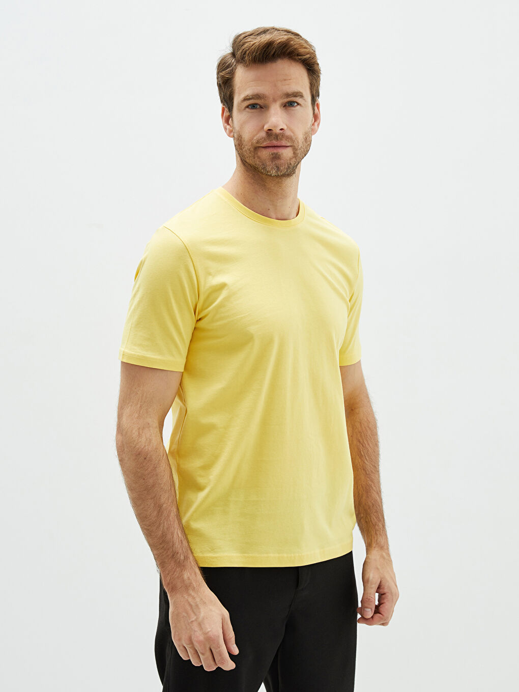 تيشيرت رجالي بياقة دائرية قماش جيرسي-1