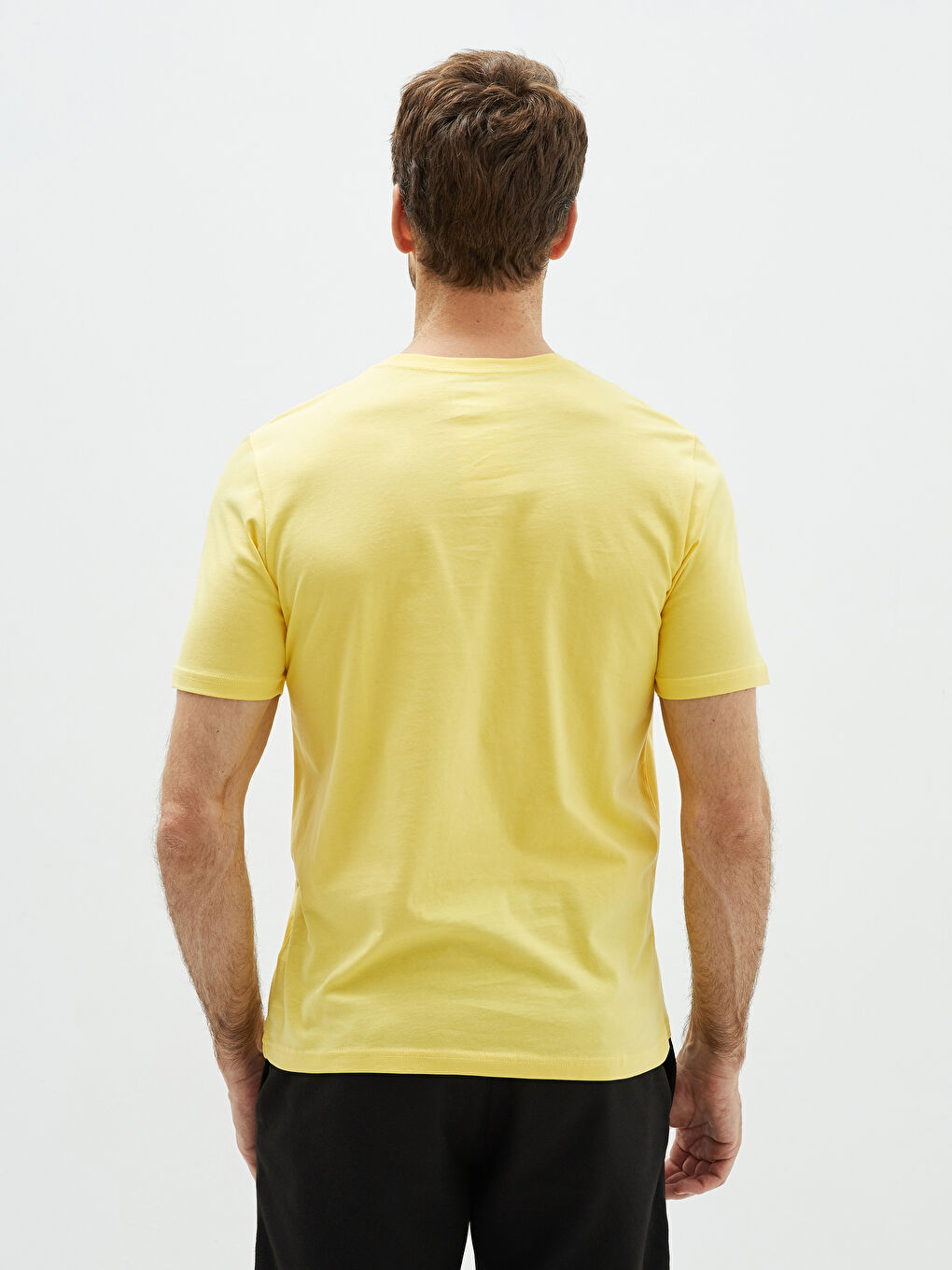 تيشيرت رجالي بياقة دائرية قماش جيرسي-4