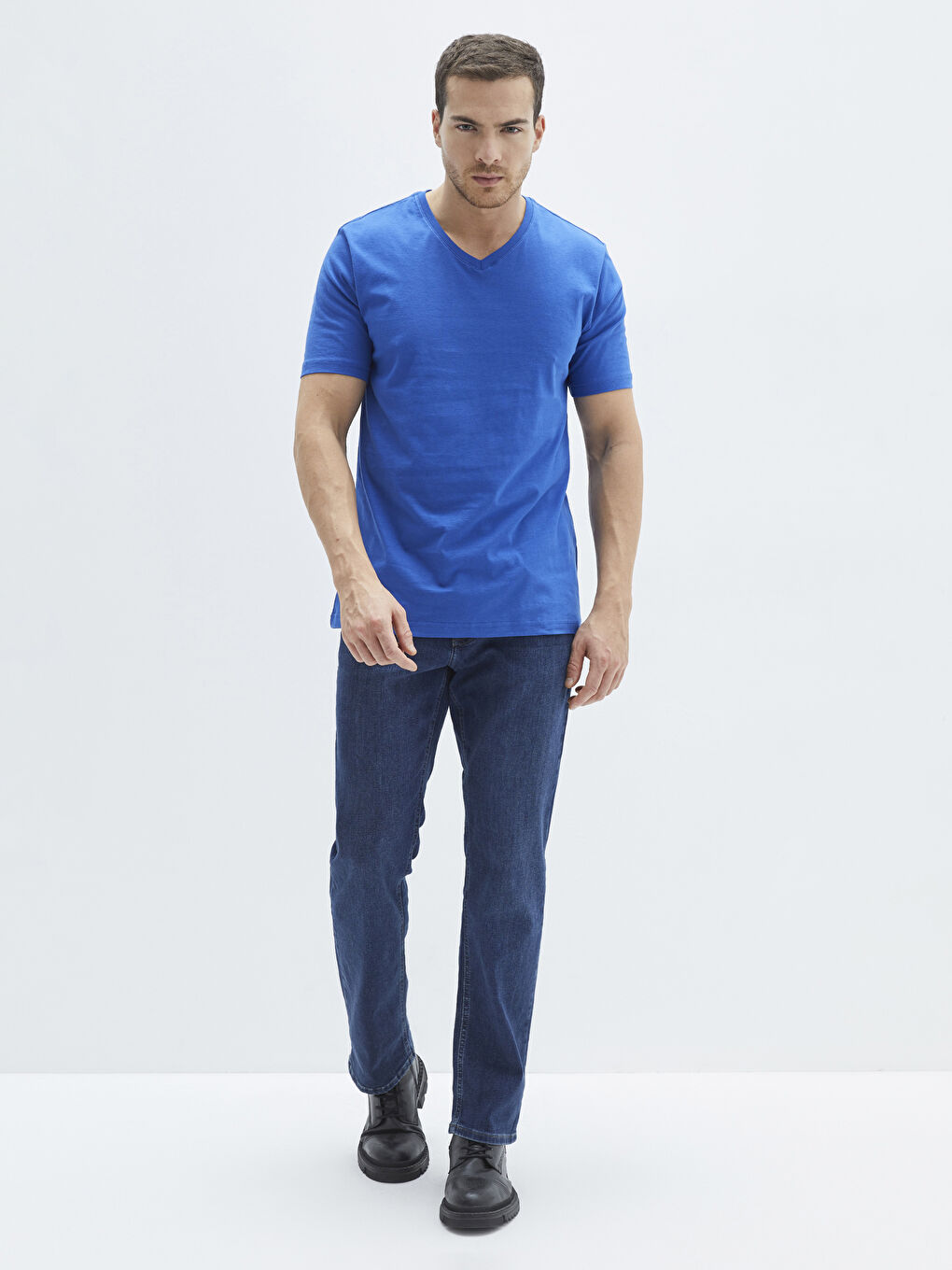 Mavi V Yaka Kısa Kollu Penye Erkek Tişört-2