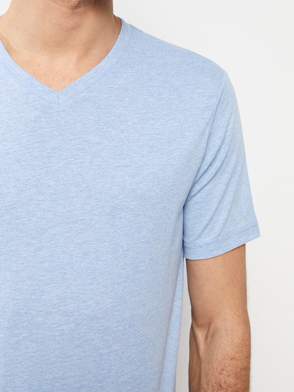 Mavi V Yaka Kısa Kollu Penye Erkek Tişört-4