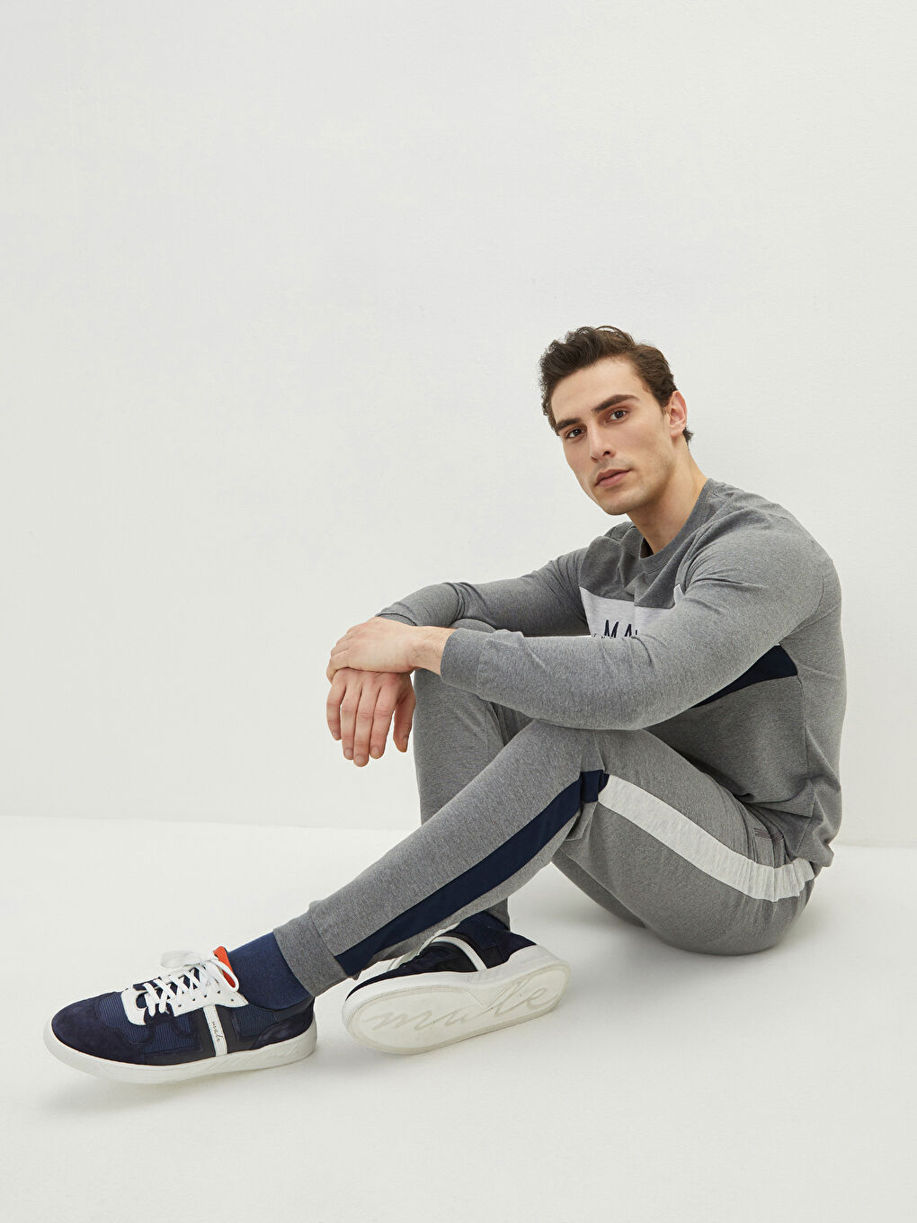 بنطلون رياضي للرجال بقصة عادية-1