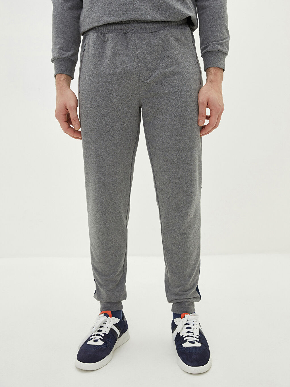 بنطلون رياضي للرجال بقصة عادية-5