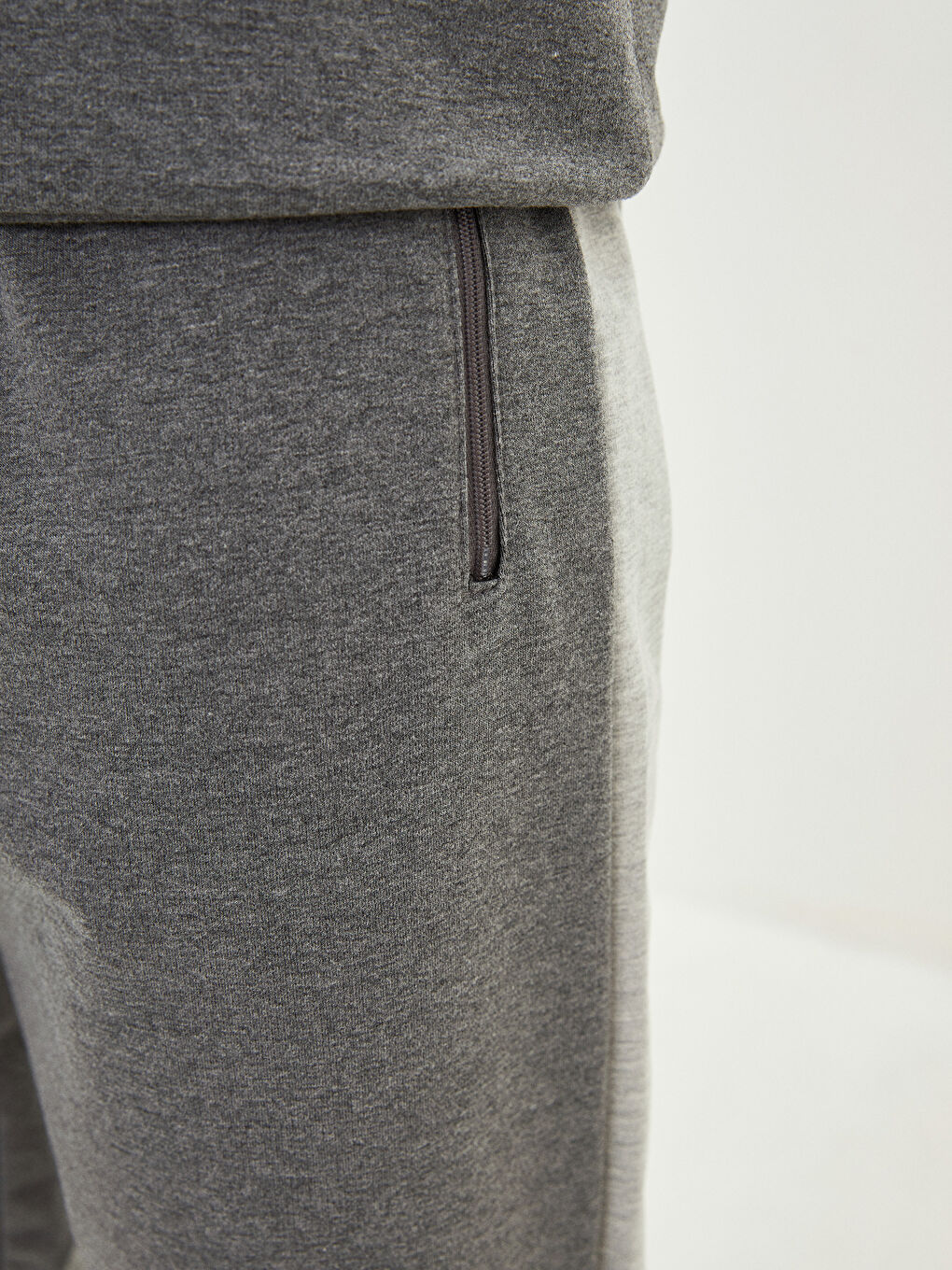 بنطلون رياضي للرجال بقصة عادية-8