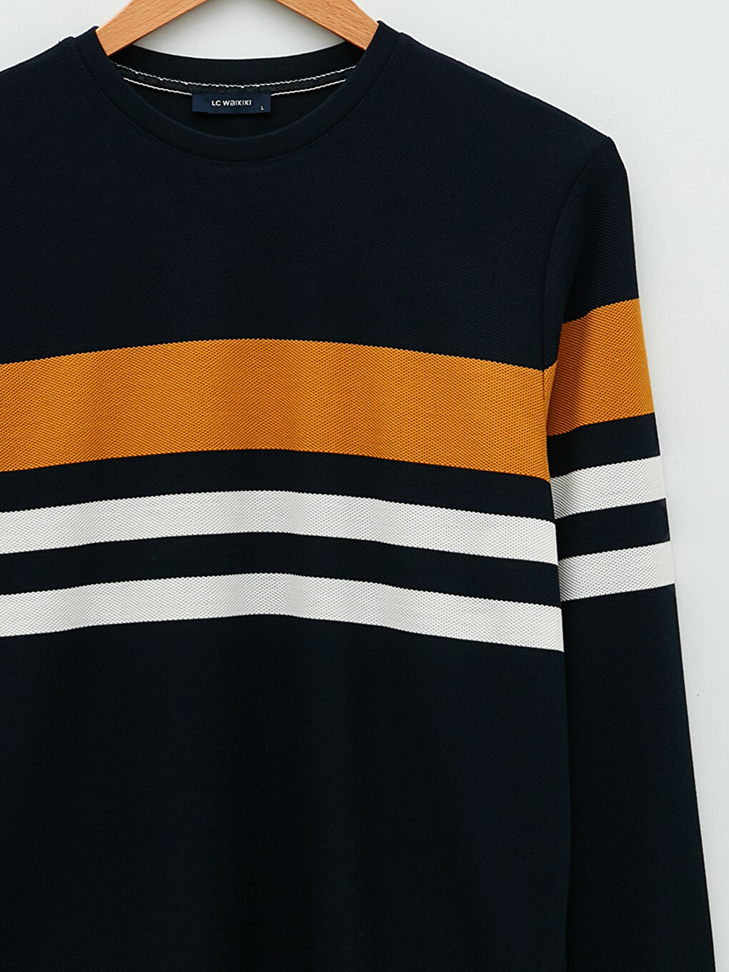 LCWAIKIKI Classic Crew Neck Long Sleeve Striped Men's Sweatshirt -S20863Z8-LGS