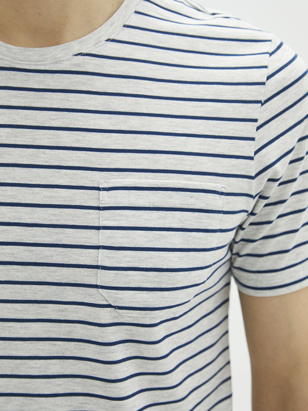 Bej Bisiklet Yaka Kısa Kollu Çizgili Penye Erkek Tişört-3