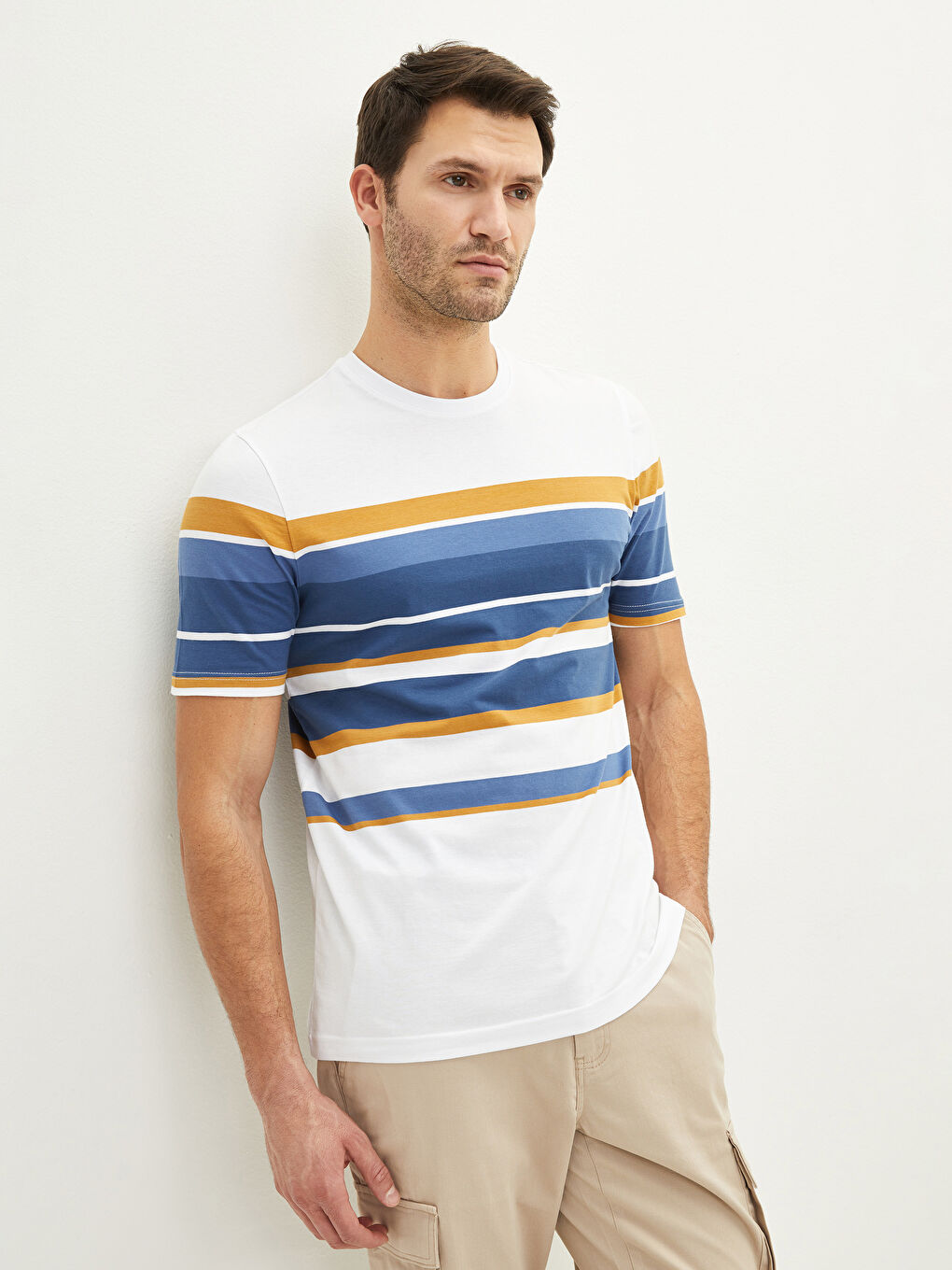 Beyaz Bisiklet Yaka Kısa Kollu Çizgili Penye Erkek Tişört-1