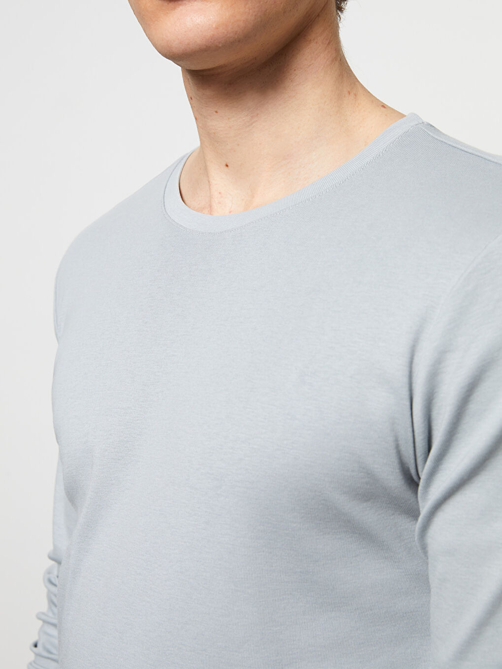 LCWAIKIKI كلاسيك تیشێرتی قۆڵ درێژ یه‌خه‌ خڕ سادە بۆ پیاوان -S20902Z8-FKN