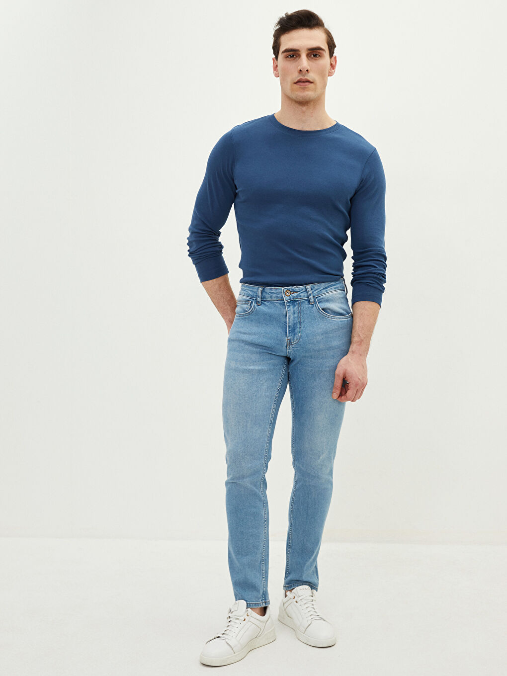 LCWAIKIKI كلاسيك تیشێرتی قۆڵ درێژ یه‌خه‌ خڕ سادە بۆ پیاوان -S20902Z8-PJG