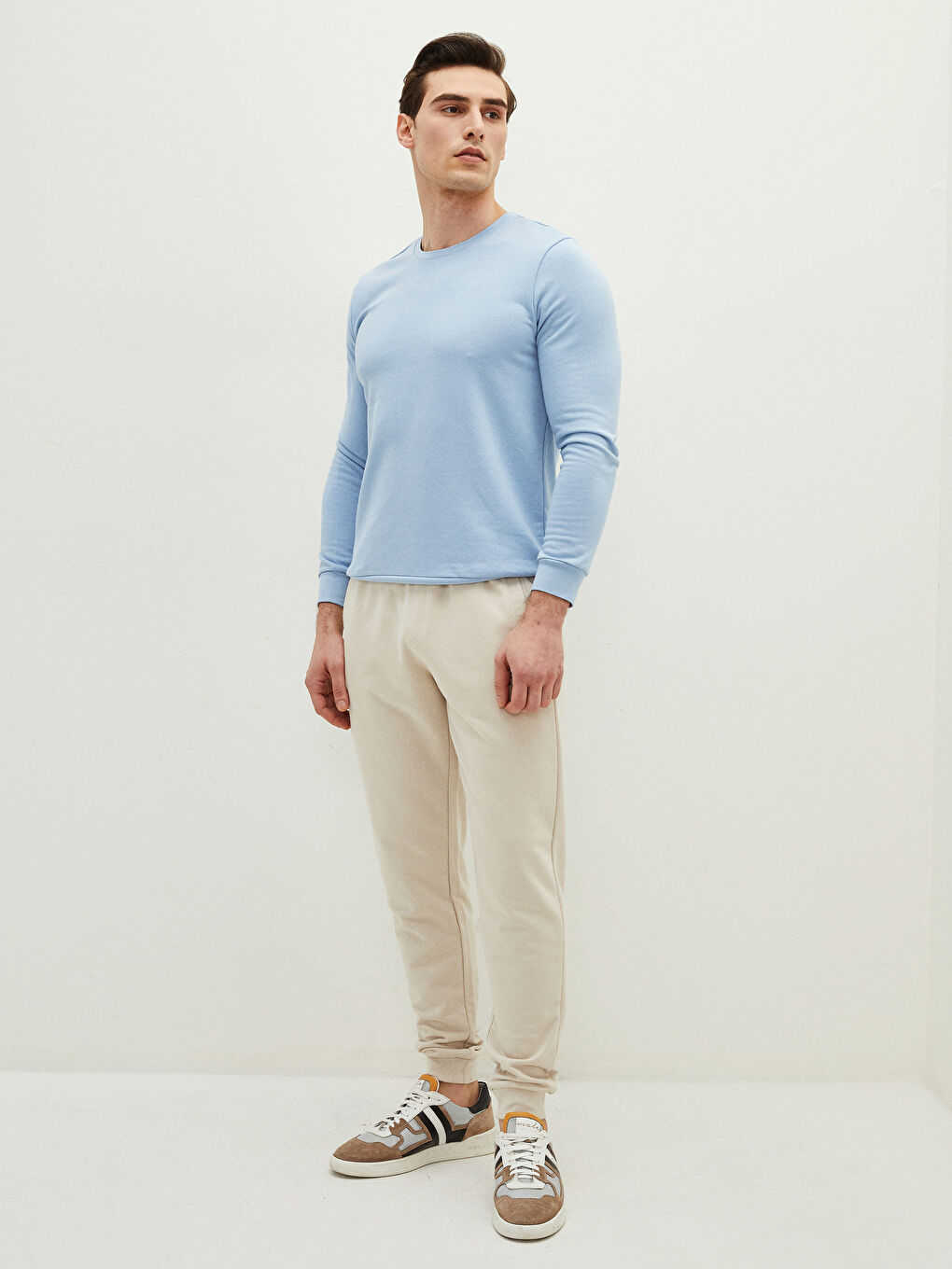 LCWAIKIKI Basic Crew Neck Long Sleeve Men's Sweatshirt -S20907Z8-QZ7